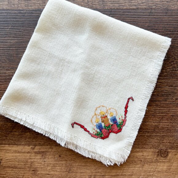 Vintage Set of 2 Counted Cross Napkins or Dresser Scarf, Vintage Linen, Handmade - Picture 2 of 7